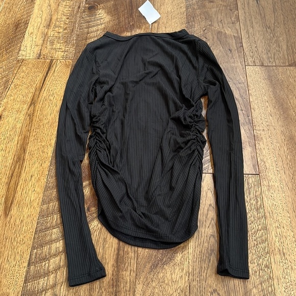 NWT Alyssa Thomas Woman’s Ribbed Cut Out Top Size S - Picture 4 of 6